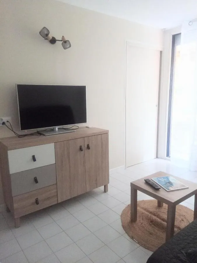 Frejus Plage, Appartement entier , piscine,parking,plage à 200m France