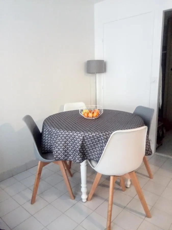 Apartment Frejus Plage, Appartement Entier , Piscine,Parking,Plage A 200M