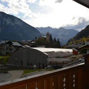 joli-studio-expose-sud-avec-terrasse.hotels-rhonealpes.com/